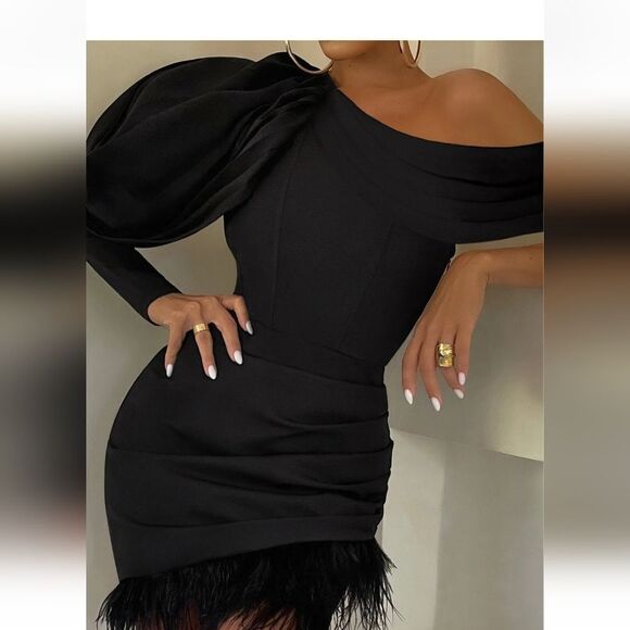 Club L London Black One-Shoulder Mini Dress - Picture 3 of 13